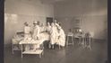 Operační sál ve vídeňské nemocnici Červeného kříže.