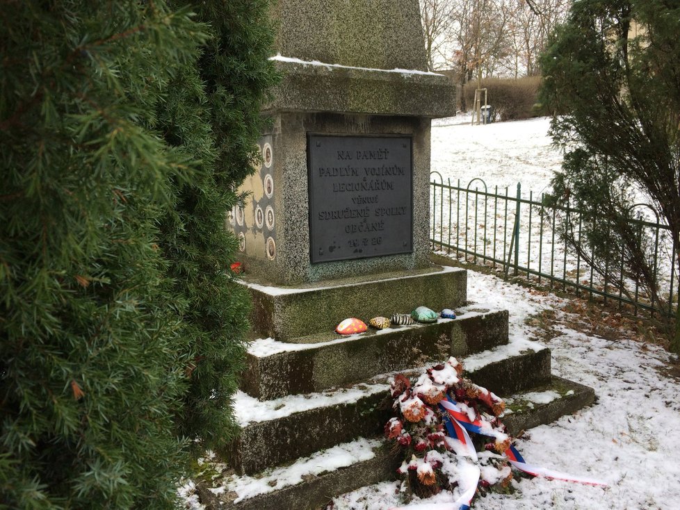 Pomník pamatuje na osudy jinonických mužů, kteří ve válce zemřeli.