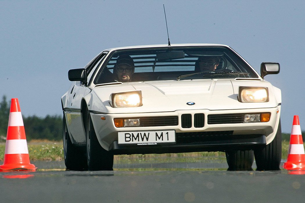 48: BMW M1