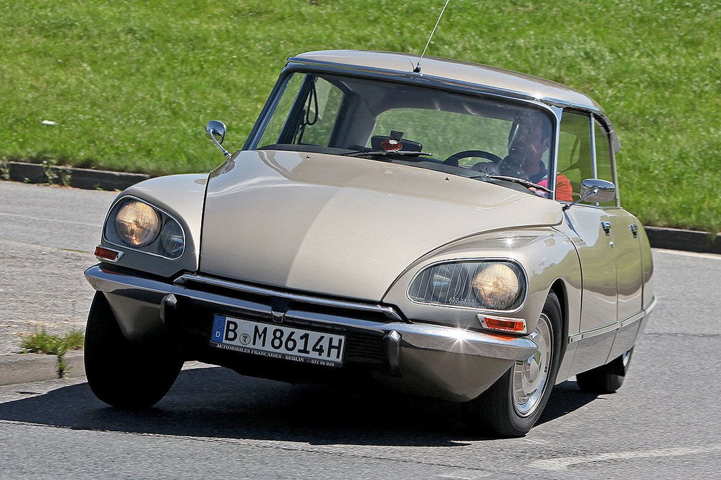 6: Citroën DS