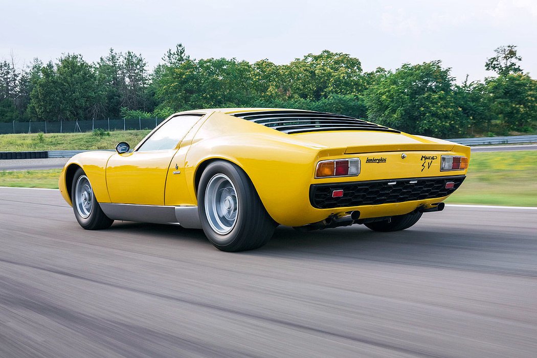 3: Lamborghini Miura