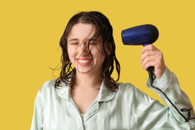 Ranní styling bez zbytečného zdržování? Vsaďte na pomocníka, který toho zvládne víc Ranní styling bez zbytečného zdržování? Vsaďte na pomocníka, který toho zvládne víc