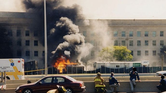 Předtím nezveřejněné fotografie z teroristického útoku na pentagon.