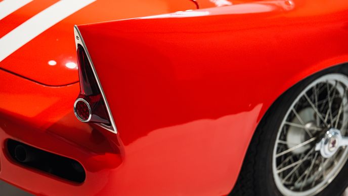 V Hradci Králové hořela hala s automobilovými a motocyklovými veterány, škoda se odhaduje na 20 milionů korun. V Hradci Králové hořela hala s automobilovými a motocyklovými veterány, škoda se odhaduje na 20 milionů korun.