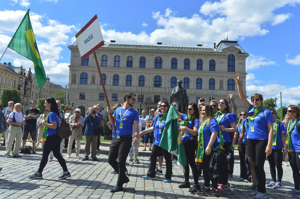 16. všesokolský slet v Praze odstartoval obřím průvodem v jejím centru.