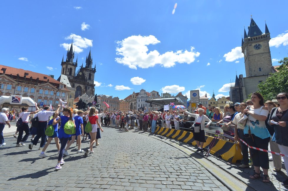 16. všesokolský slet v Praze odstartoval obřím průvodem v jejím centru.