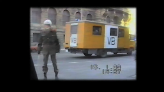 36 let od brutálního zásahu na Národní třídě: V čem jezdili příslušníci pohotovostního pluku? 36 let od brutálního zásahu na Národní třídě: V čem jezdili příslušníci pohotovostního pluku?