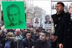 Prezident Zeman na Albertově: Jeho příznivci si přinesli zelené karty