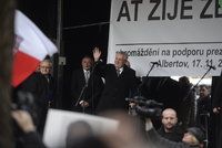 Zeman po boku islamofoba Konvičky: Zapěl hymnu, mluvil za národ