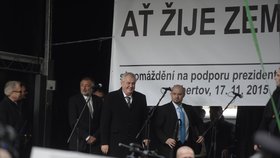 Miloš Zeman na Albertově: Demonstrace na jeho podporu 17. listopadu 2015