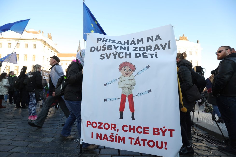 Protesty k výročí 17. listopadu 1989 na Hradčanském náměstí v Praze (17.11.2018)