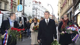 17. listopad 2015 a ministři ANO na Národní třídě: Andrej Babiš následovaný primátorkou Krnáčovou a šéfkou resortu místního rozvoje Karlou Šlechtovou