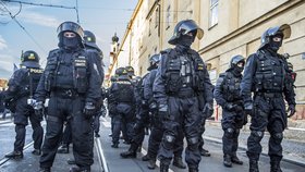 Praha v obležení: Po útocích v Paříži nechtěla policie nic nechat náhodě