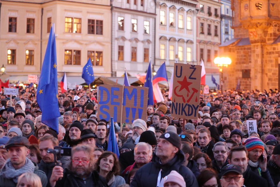 Demonstrace proti Andreji Babišovi při výročí 17. listopadu v Praze (17.11.2018)