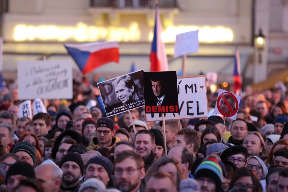 Demonstrace proti Andreji Babišovi při výročí 17. listopadu v Praze (17.11.2018)