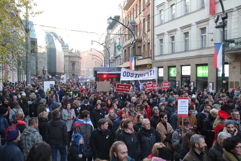 Demonstrace při výročí 17. Listopadu v Praze (17. 11. 2018)