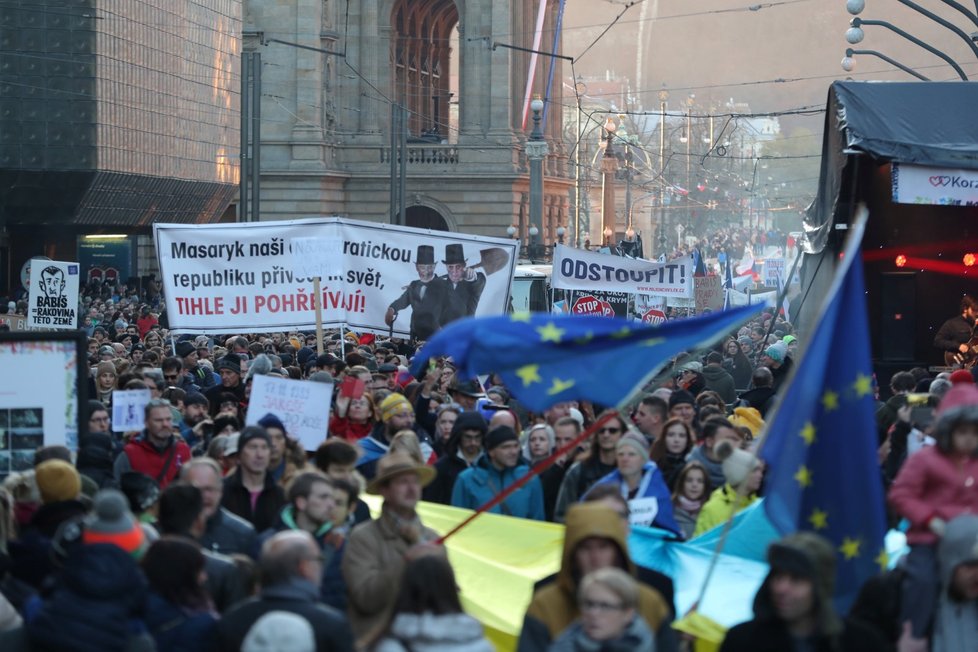 Demonstrace při výročí 17. listopadu v Praze.