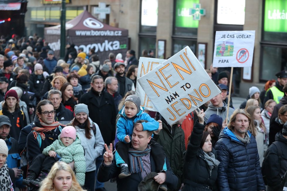 Demonstrace při výročí 17. listopadu v Praze (17.11.2018)