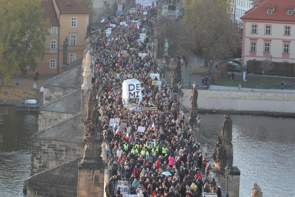 Průvod k výročí 17. listopadu v Praze. (17.11.2018)