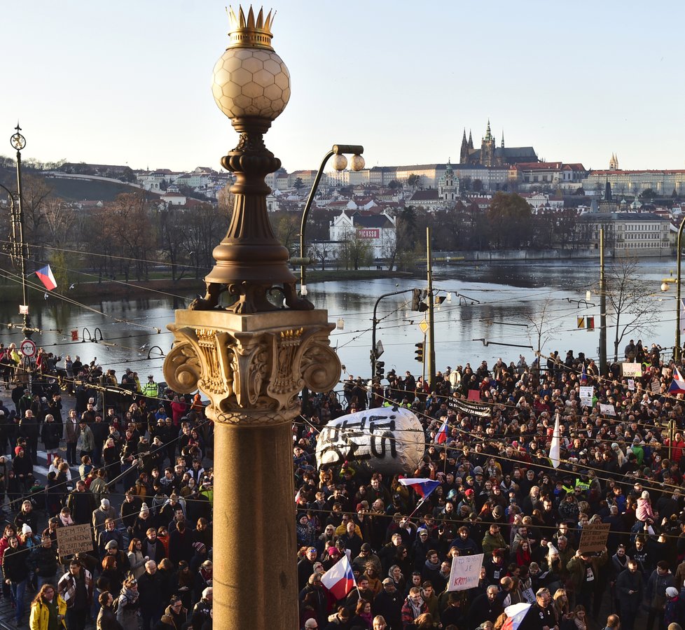 Protibabišovská demonstrace na pochodu Prahou (17.11.2018)