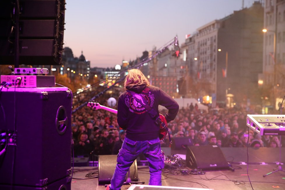 Koncert na Václavském náměstí při výročí 17. listopadu (17. 11. 2018)