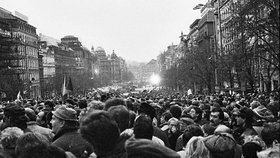 V roce 1939 bylo v ulicích tisíce lidí.