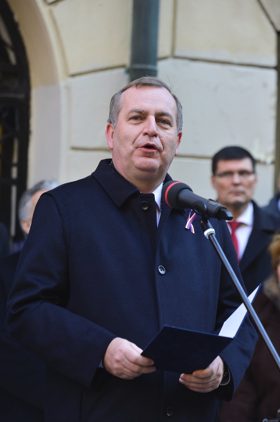 Rektor UK Tomáš Zima u Hlávkovy koleje k oslavám výročí 17. listopadu