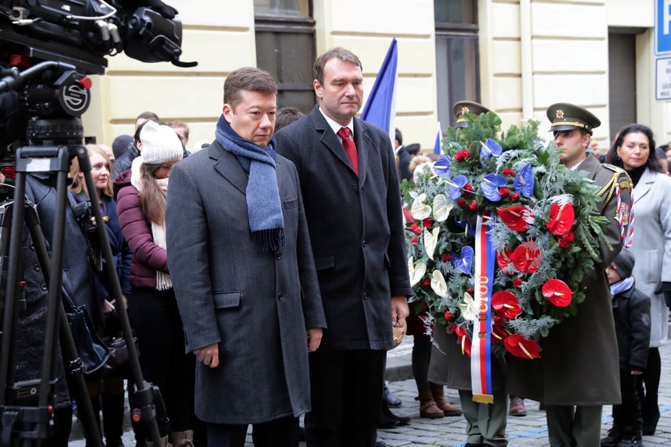 Pietním aktem u Hlávkovy koleje v Praze si lidé 17. listopadu uctili památku padlých studentů z roku 1939.