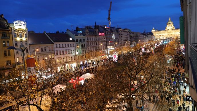 Václavské náměstí během 30. výročí sametové revoluce 17. 11. 2019