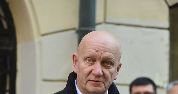 Rektor ČVUT Vojtěch Petráček zůstává rektorem ČVUT.
