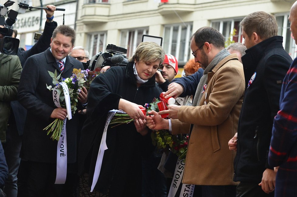 17. listopad 2019 na Národní třídě: Delegace STAN