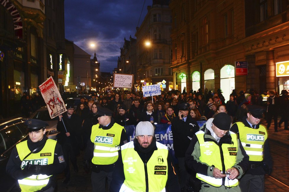 Demontrace na Václavském náměstí 17. listopadu 2016