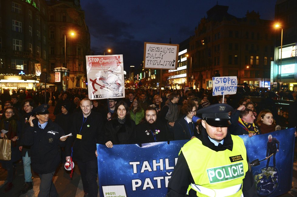 Demonstrace na Václavském náměstí 17. listopadu 2016