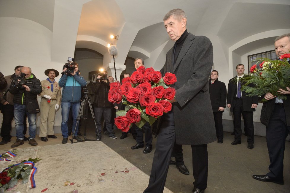 &#34;Myslel jsem hlavně na lidi, kteří byli schopni jít do vězení a bojovat za nás,&#34; řekl na Národní třídě Andrej Babiš.