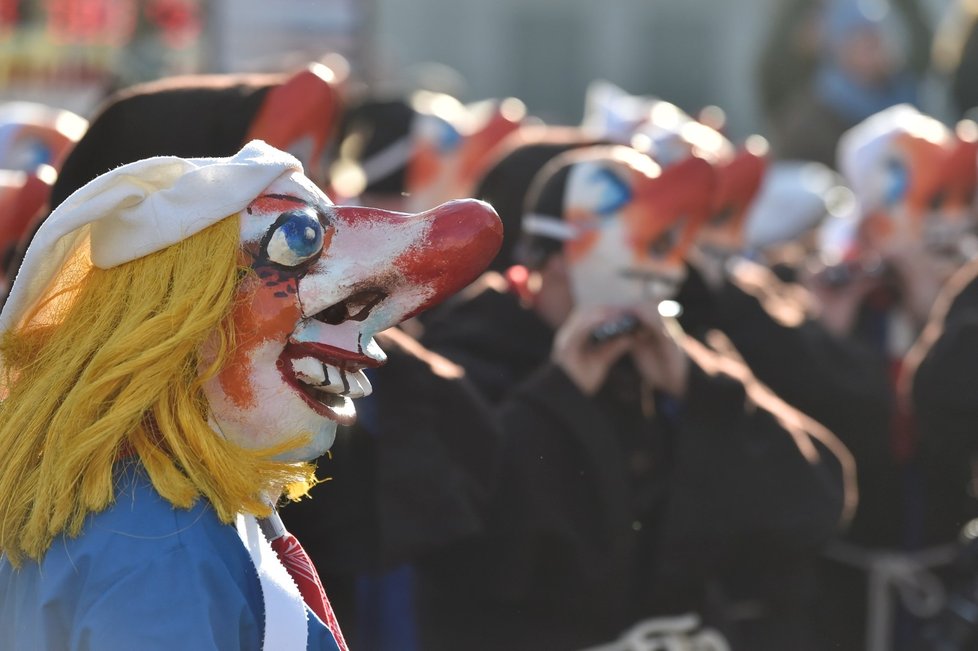 náměstí Republiky v Praze vyšel 17. listopadu 2018 satirický karnevalový průvod masek Sametové posvícení na Kampu, Národní třídu a zpět. Akce se koná v rámci oslav svátku 17. listopadu.