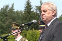 Prezident Zeman v Lidicích: Varoval před holými lebkami