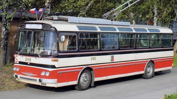 Škoda T11 byl nadějný projekt trolejbusu vyvíjený s Karosou. Proč se nakonec nevyráběl?
