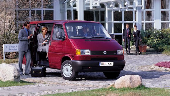 VW T4 (1990-2003): Když se radikálně změnila koncepce. Motory dopředu!