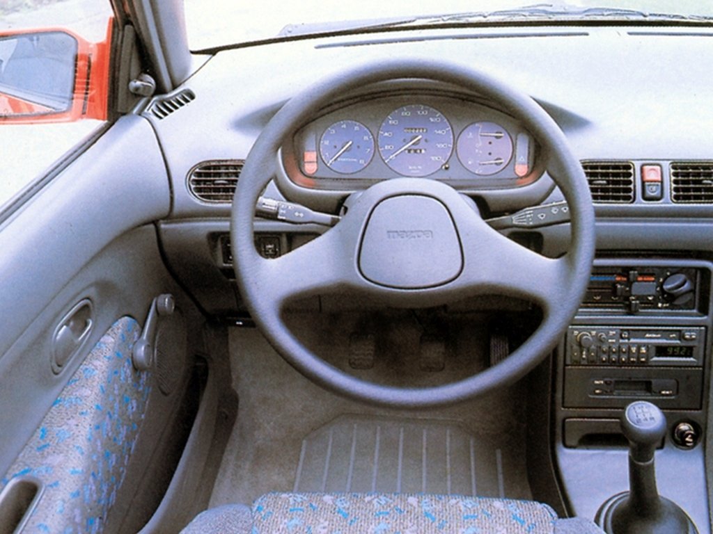 1991 Mazda 121