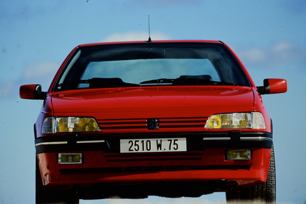 1993 Peugeot 405 T16