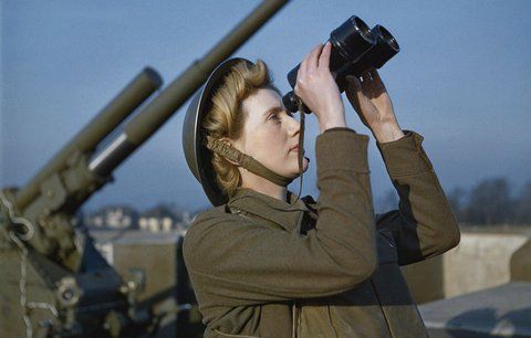 Tohle jen tak neuvidíte: Unikátní barevné fotografie z dob druhé světové války
