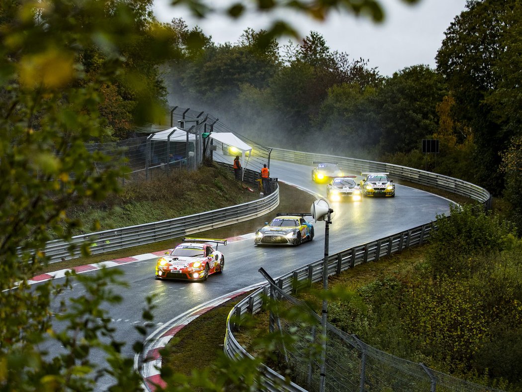 24 hodin Nürburgringu týmu Porsche