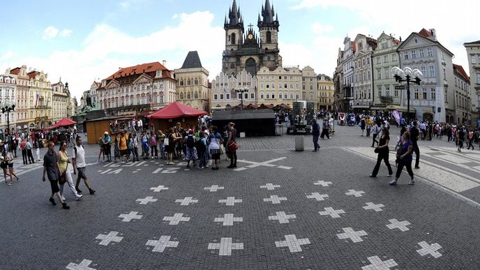 28 křížů k uctění památky českých pánů.