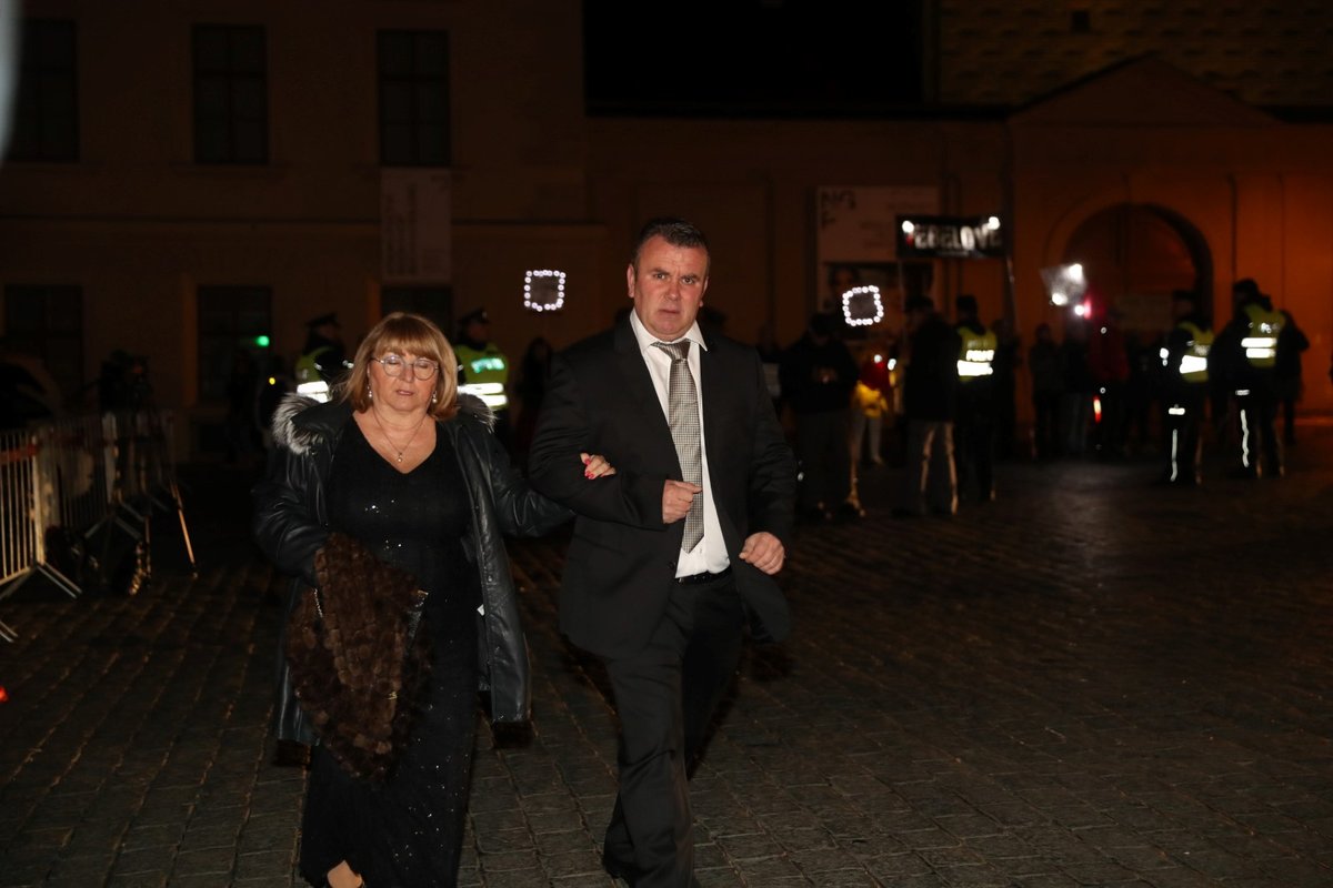 Hosté slavnostního ceremoniálu 28. října a jejich příjezd na Hrad