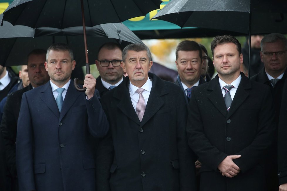 Slovenský premiér Peter Pellegrini, české premiér Andrej Babiš a šéf poslanců Radek Vondráček