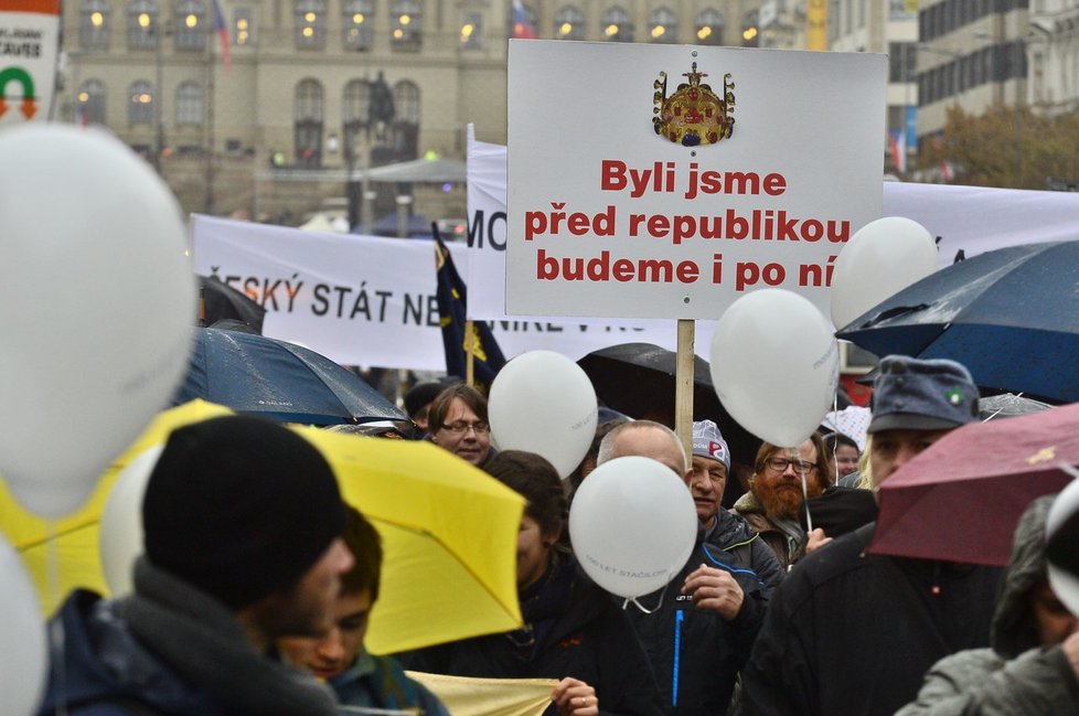 V Praze proběhl pochod za monarchii (28.10.2018)