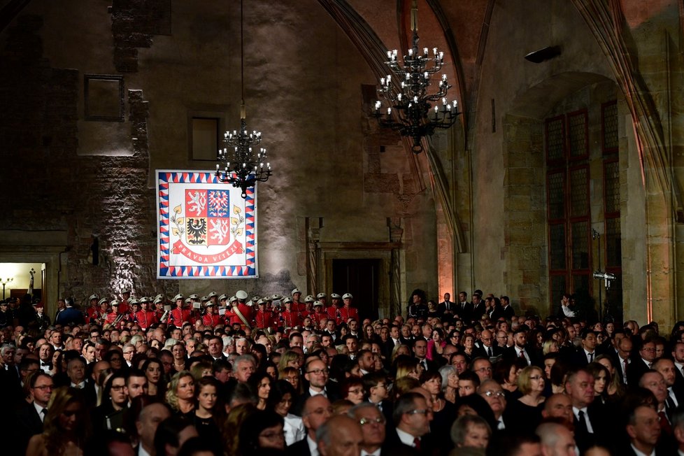 Ve Vladislavském sále Pražského hradu se 28. října 2018 konal slavnostní ceremoniál udílení státních vyznamenání.