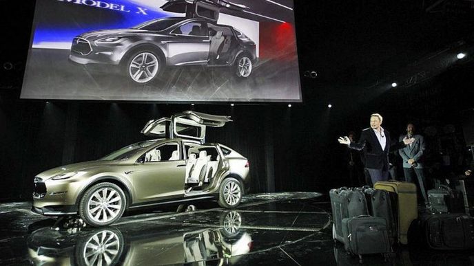 Tesla Model X při představení v srpnu 2012 Tesla Model X při představení v srpnu 2012