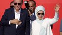 Erdogan se svou ženou Erdogan se svou ženou
