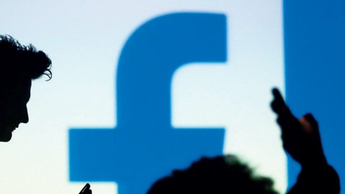 V zajetí Facebooku V zajetí Facebooku